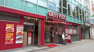 カフェ・ベローチェ 岩本町駅前店の店頭