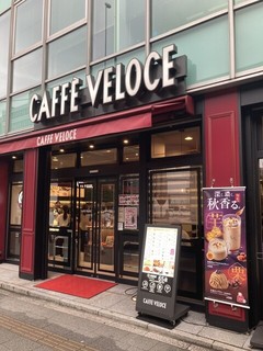 カフェ・ベローチェ 岩本町店の店頭