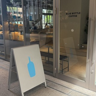 ブルーボトルコーヒー 代官山カフェの店頭
