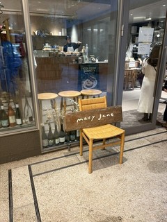 喫茶室 / Mary Janeの店頭
