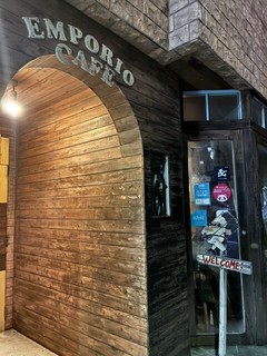 EMPORIO cafe diningの店頭