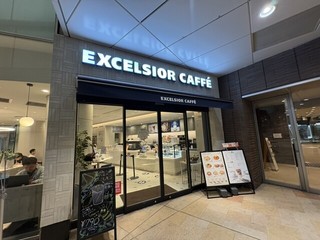 エクセルシオール カフェ ミューザ川崎店の店頭