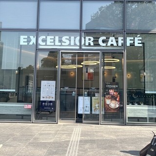 エクセルシオール カフェ 川崎フロンティアビル店の店頭