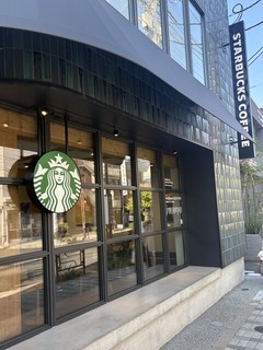 スターバックス カフェ & アートギャラリー 谷中御殿坂【徒歩分未確認】の店舗外観