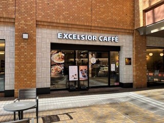 エクセルシオール カフェ 新お茶の水店の店頭