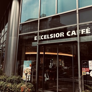 エクセルシオール カフェ 神田小川町店の店頭
