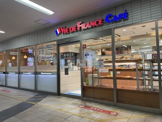 VIE DE FRANCE Cafe 大倉山店の店頭