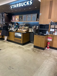 スターバックス コーヒー ムスブ田町4階店【徒歩分未確認】の店内